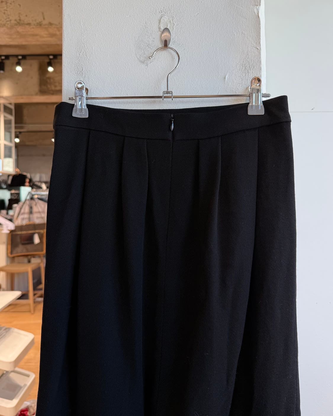 드리스 반 노튼 블랙 밴딩 미디스커트  상품이미지6