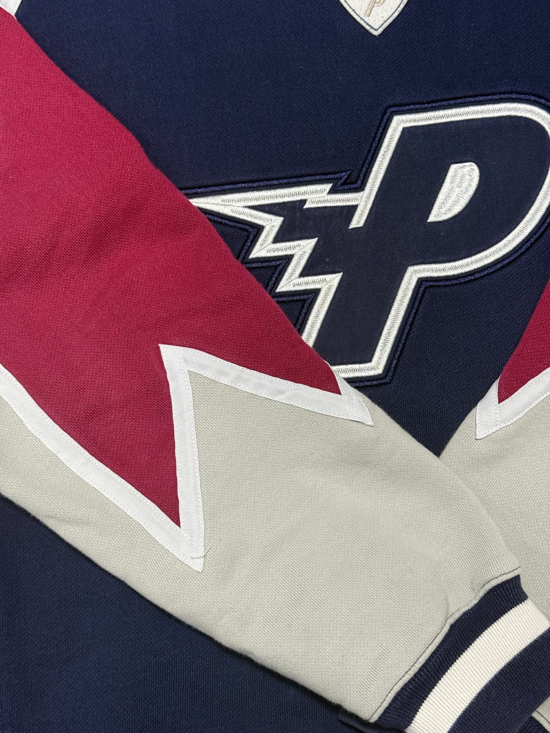 팔라스 볼트 크루넥 네이비 레드 21FW (희귀) 상품이미지4