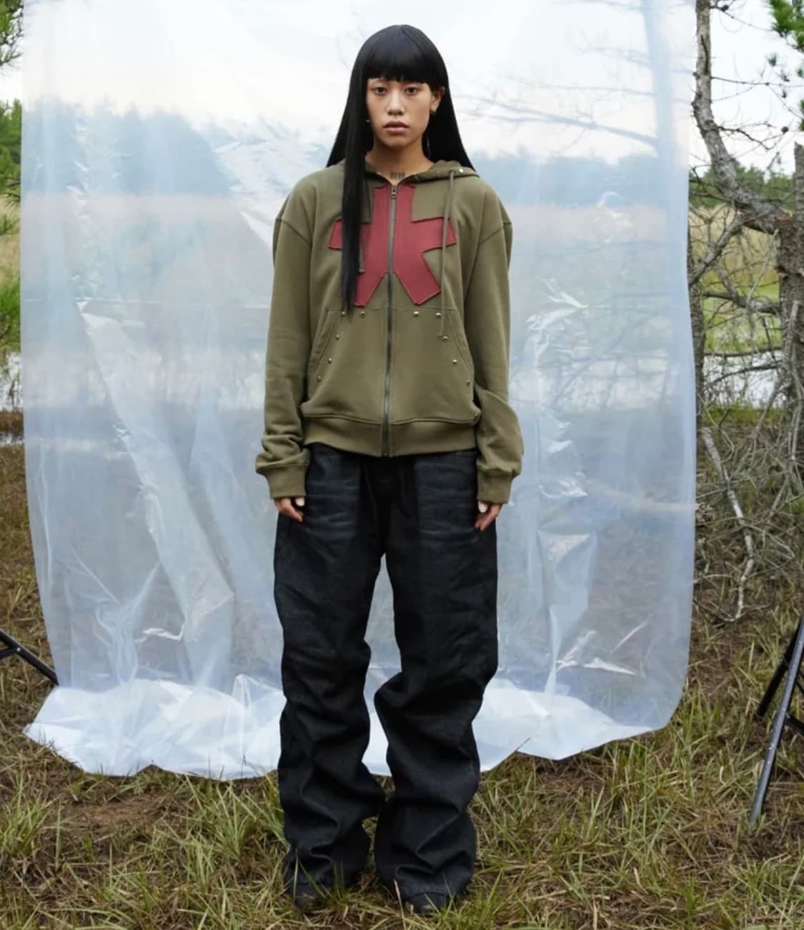 STAR PATCHED HOODIE ZIP-UP (KHAKI) 상품이미지1