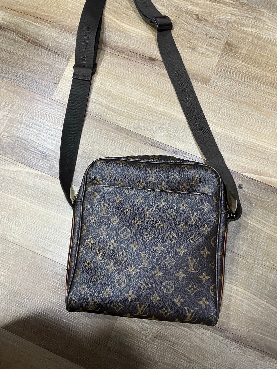 루이비통 크로스백 상품이미지2