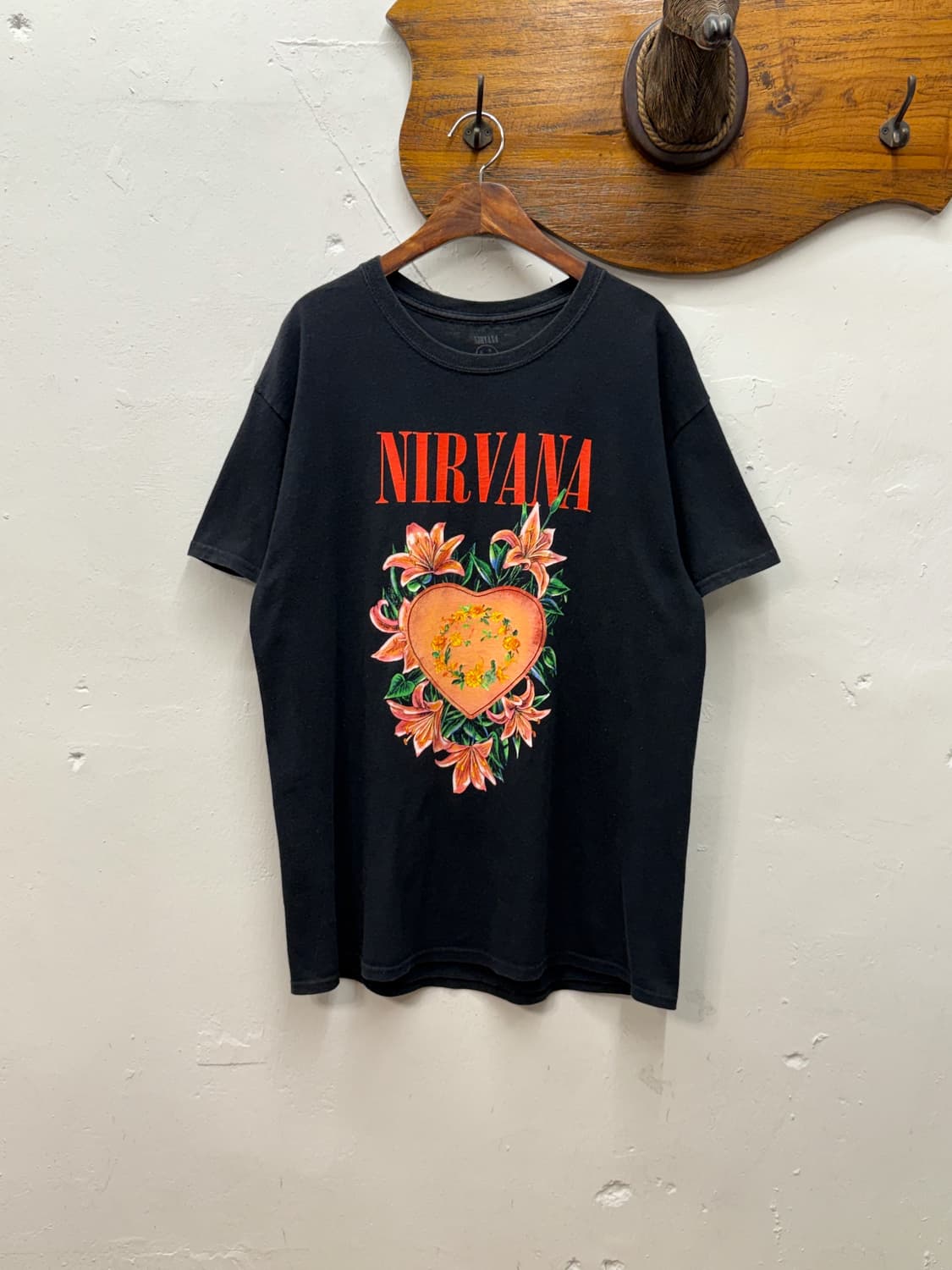 Nirvana Heart-Shaped Box T-Shirt 상품이미지1