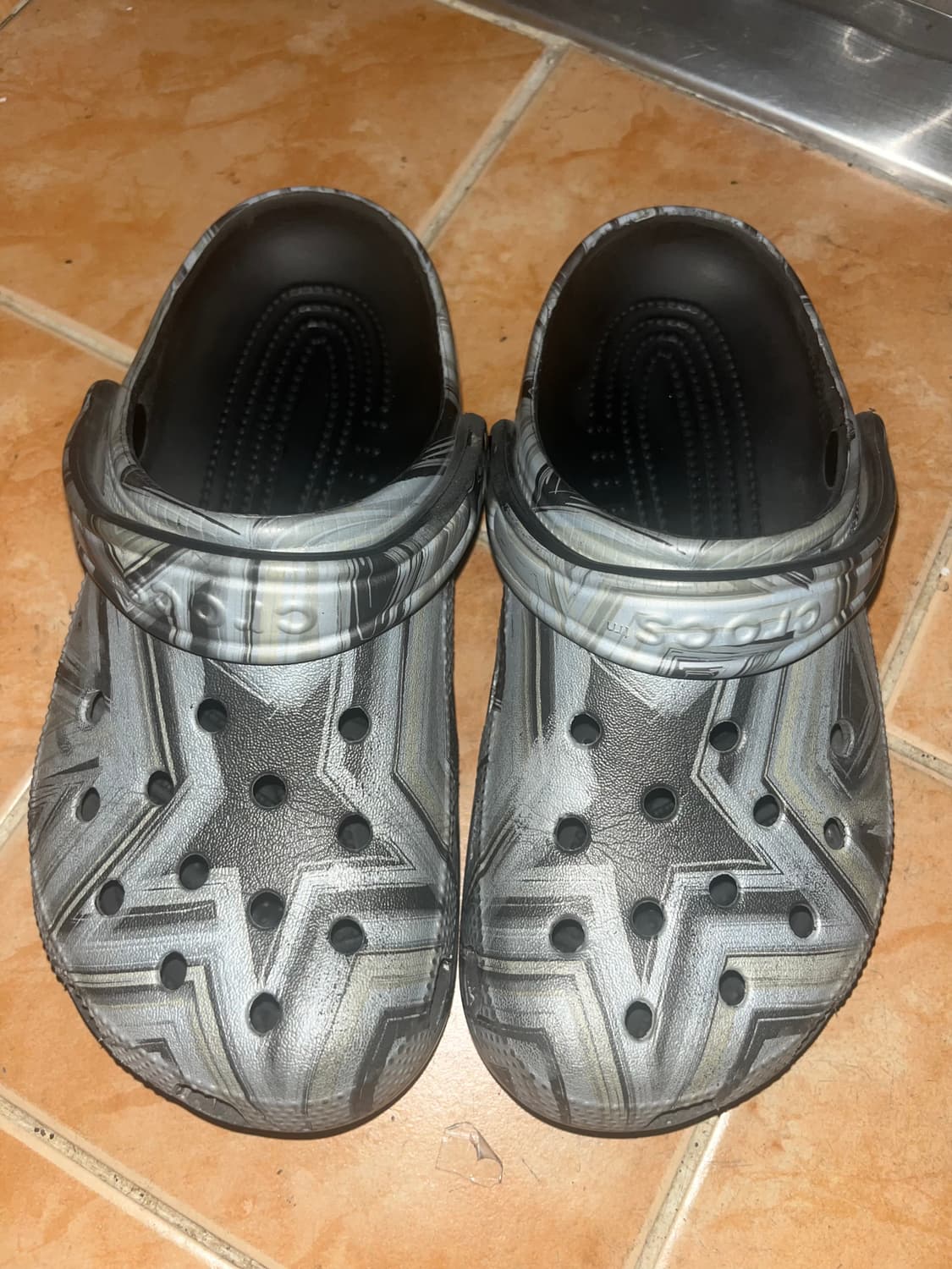 크록스 별무늬 클래식 디스코 클로그 240 상품이미지3