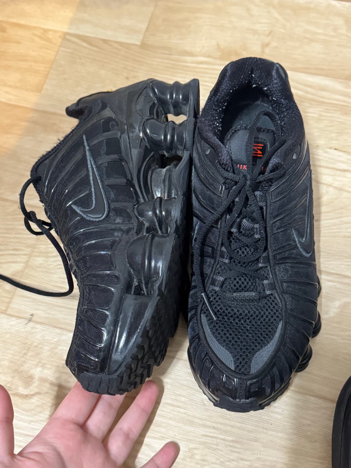 우먼 나이키 샥스 TL 블랙 앤 맥스 오렌지 상품이미지2