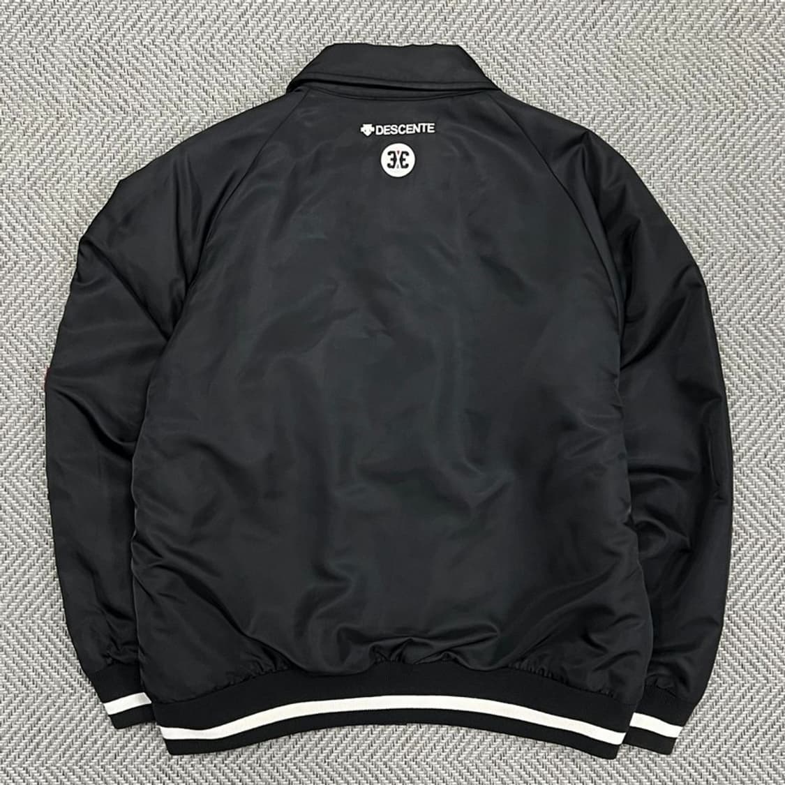 데상트 와펜 패치 바시티자켓 v0919  상품이미지2