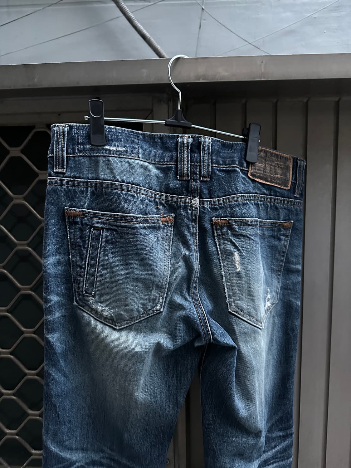 Upset jeans fade lines destroyed denim  상품이미지6