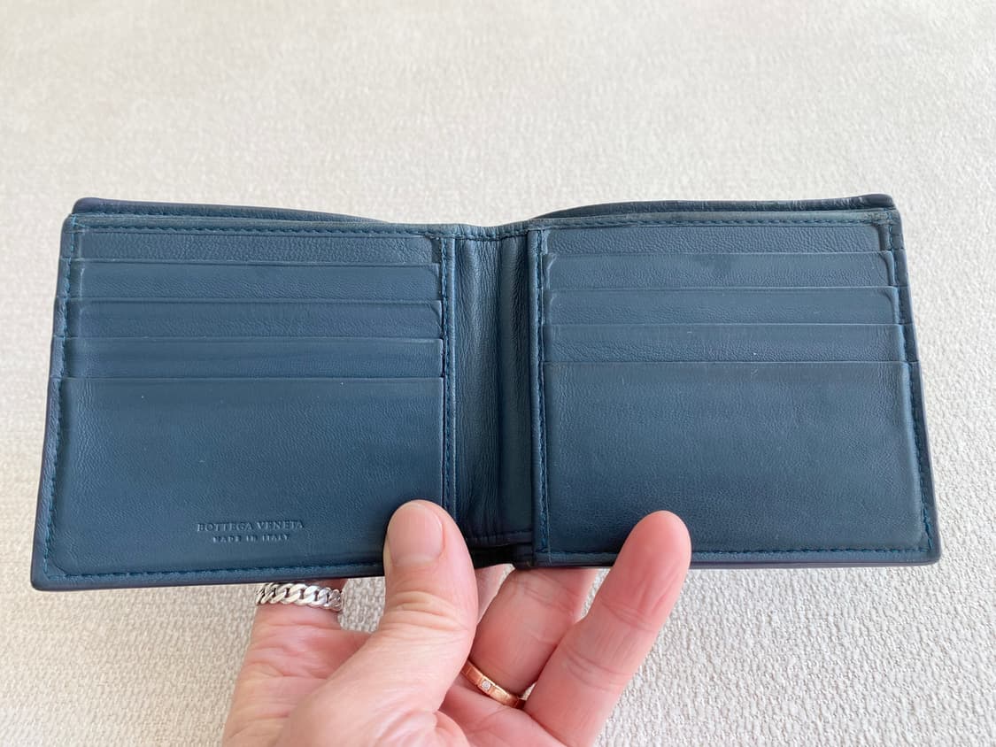 보테가 베네타 위빙 멀티플 반지갑 진네이비 도트패턴 상품이미지2