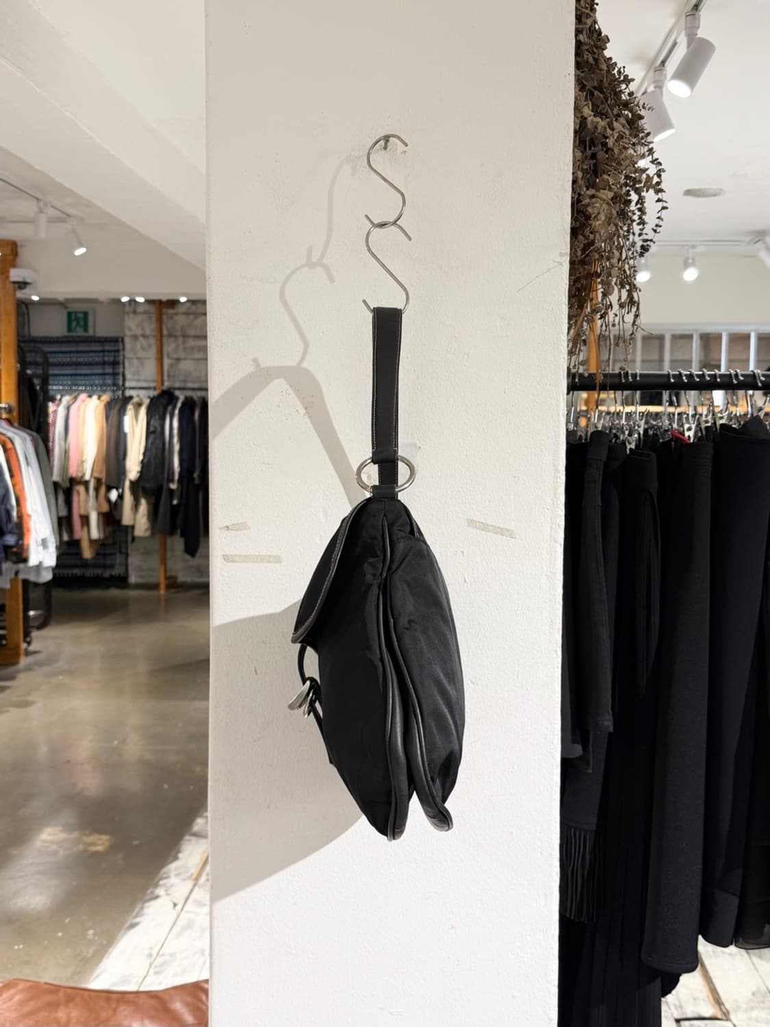 프라다 블랙 테수토 플랩 나일론 숄더백  상품이미지3