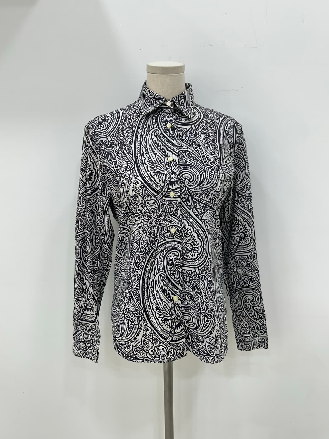 에트로 화이트 남방 상품이미지1