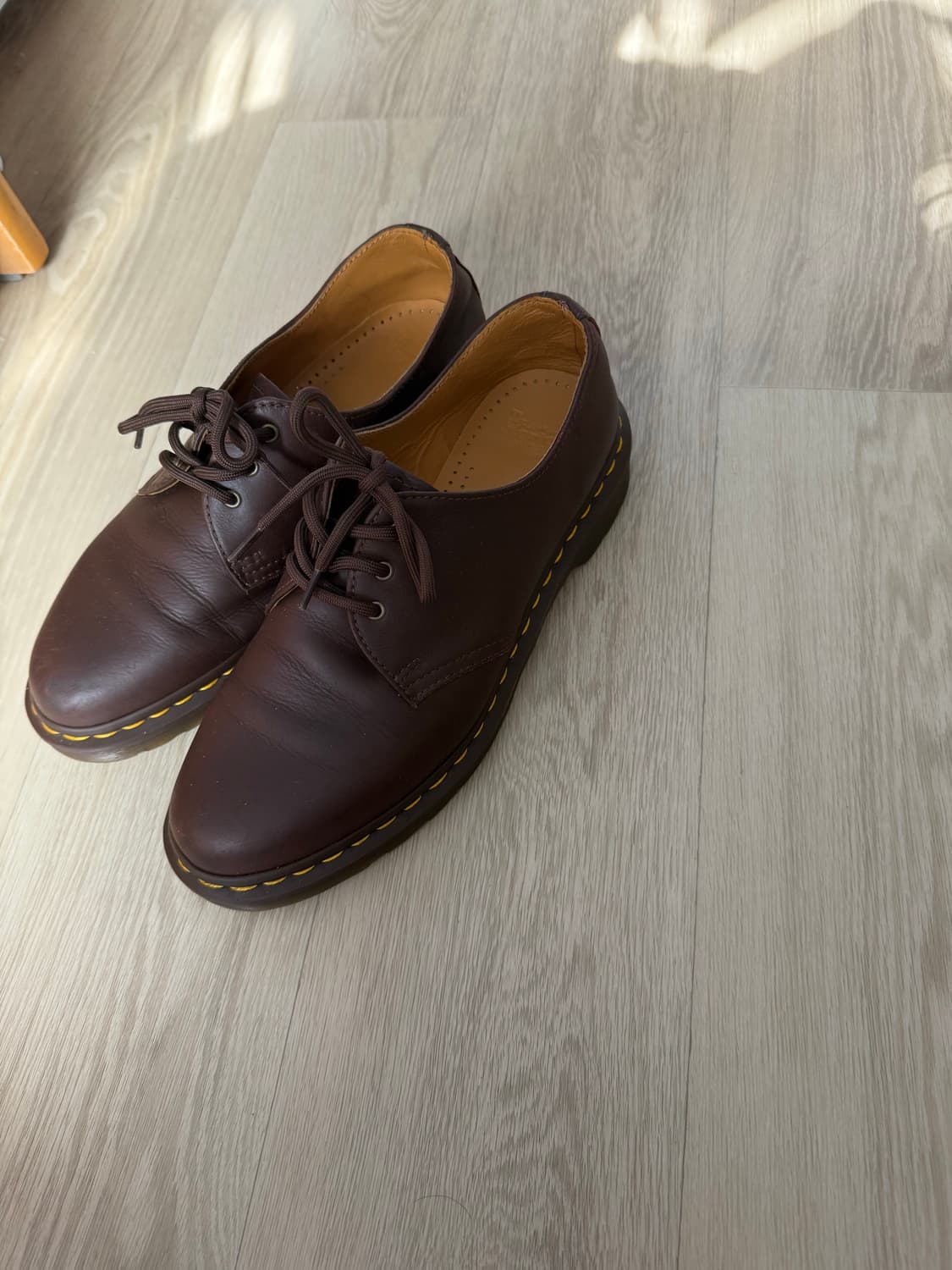 닥터마틴 브라운3홀 상품이미지3