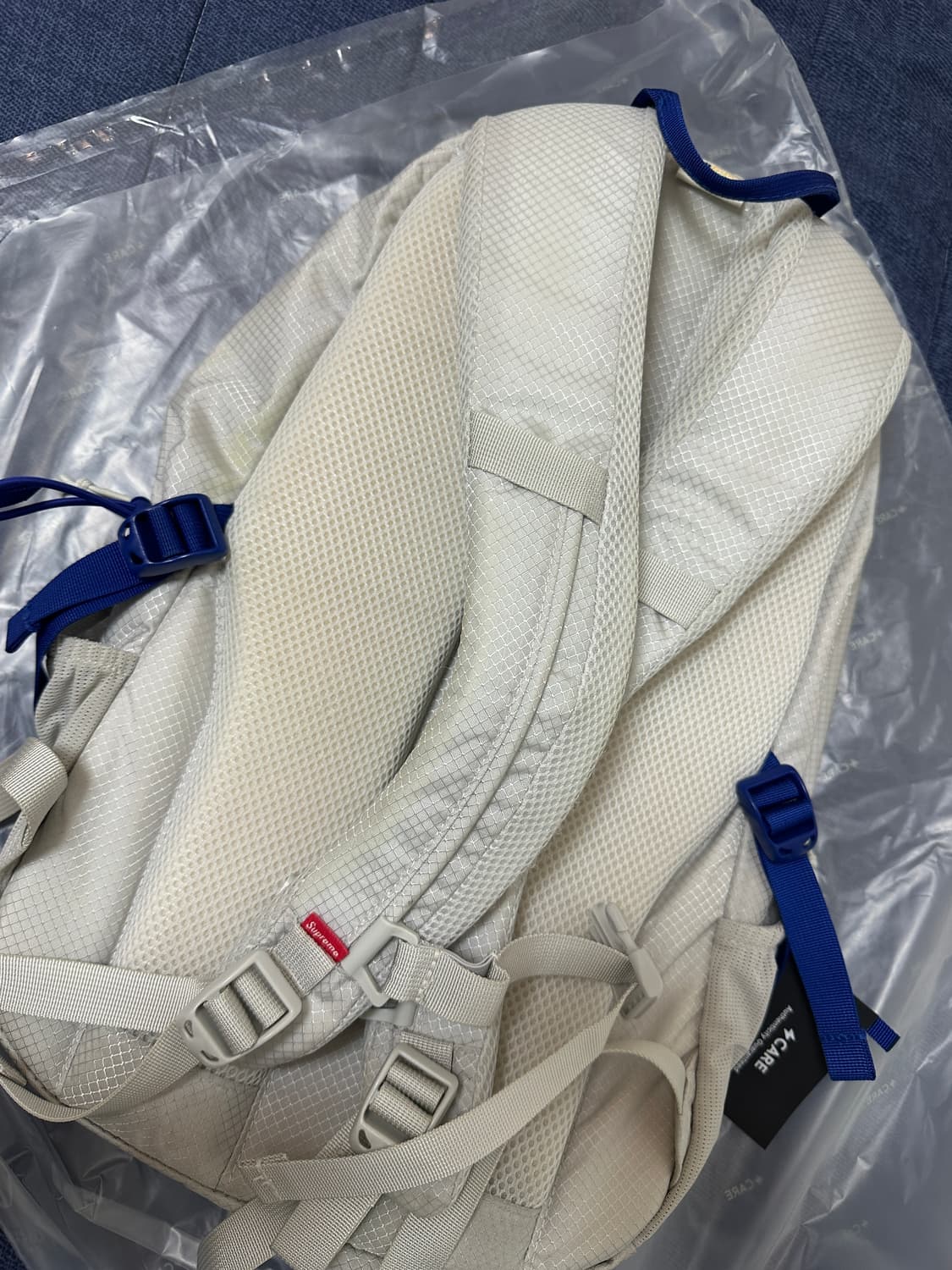 슈프림 22ss 슈프림 백팩 실버  상품이미지4