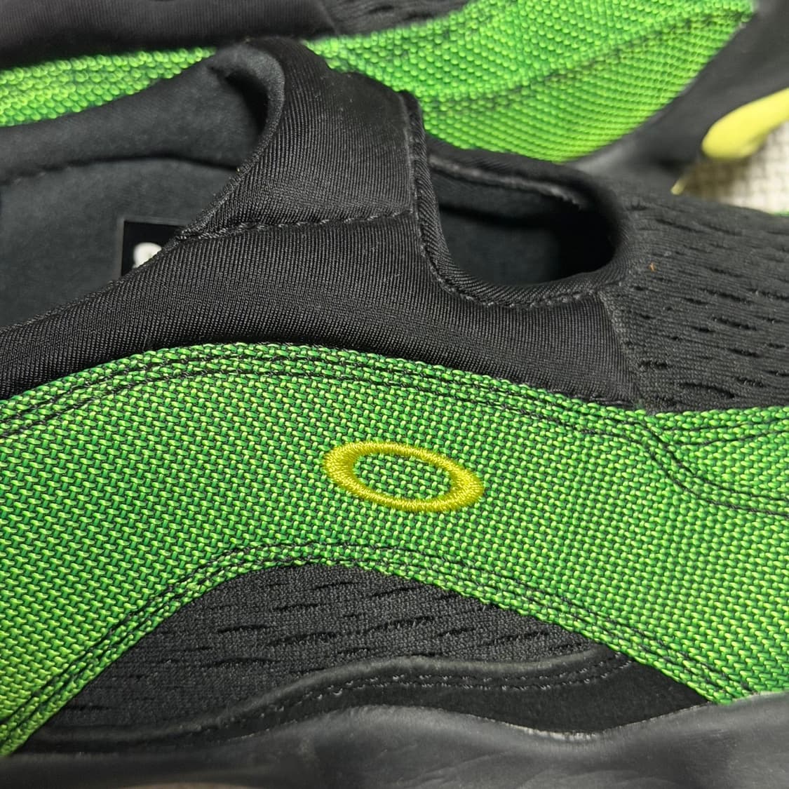 오클리 팩토리 팀 x 브레인 데드 플래시 샌들 그린 레몬 상품이미지7