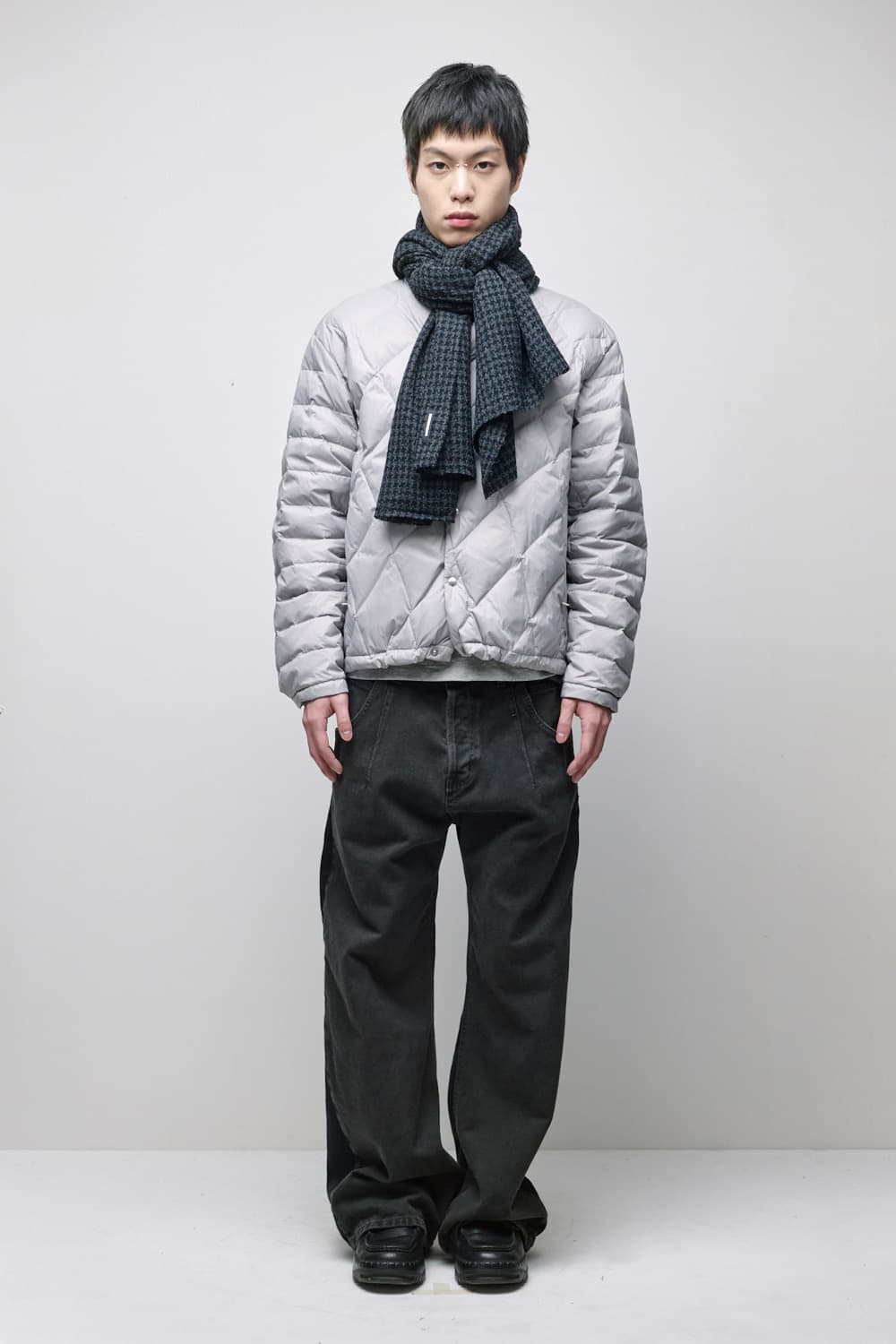 해칭룸 houndstooth check wool muffler black 상품이미지5