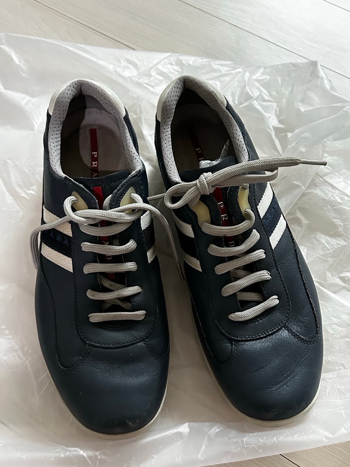 프라다 스니커즈 상품이미지1