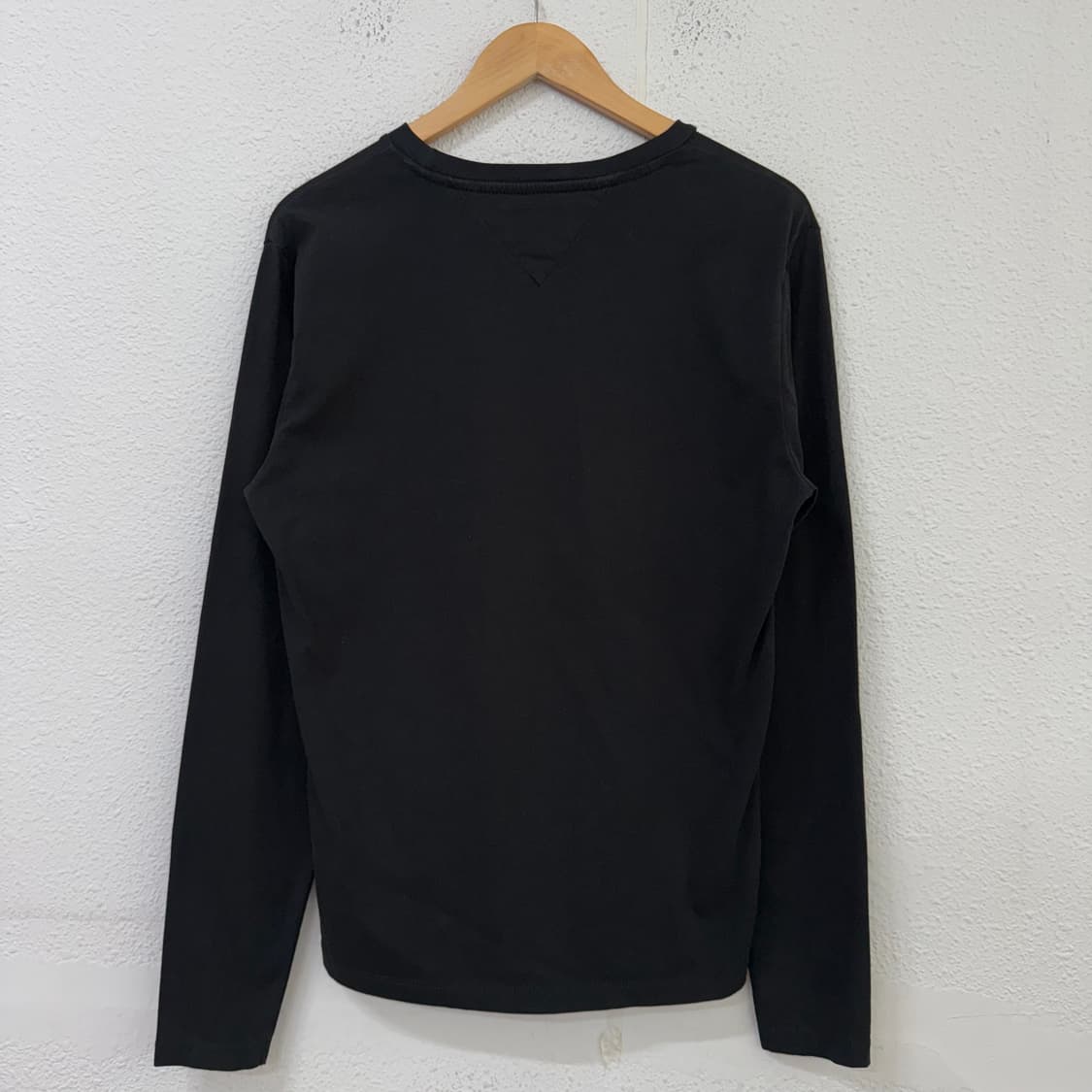 [S] 타미힐피거 스몰로고 롱슬리브 긴팔 티셔츠 블랙 1857 상품이미지2