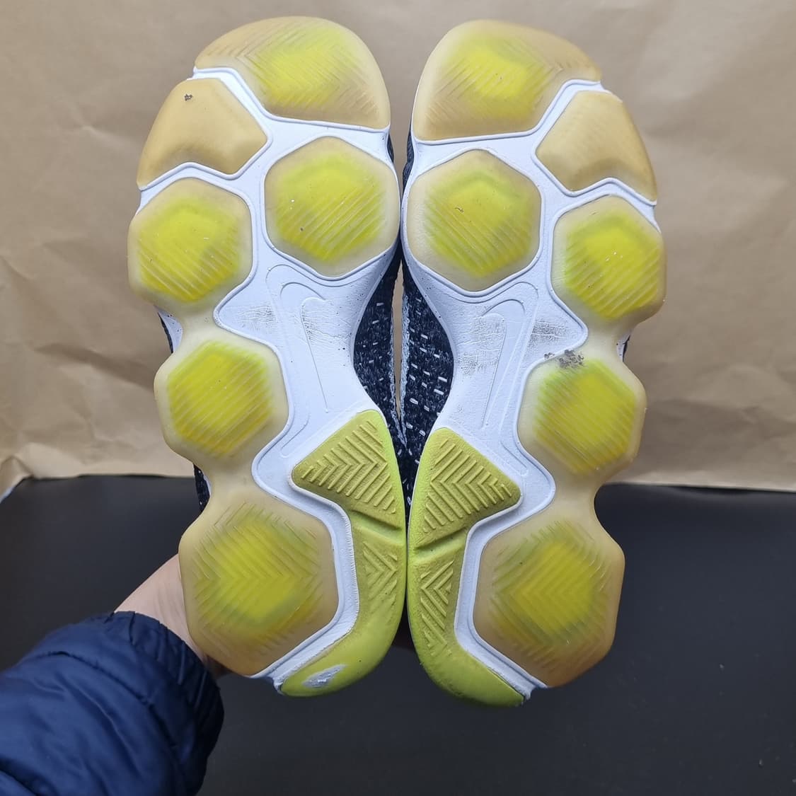 나이키 플라이니트 줌 어질리티 여성런닝화245 상품이미지3