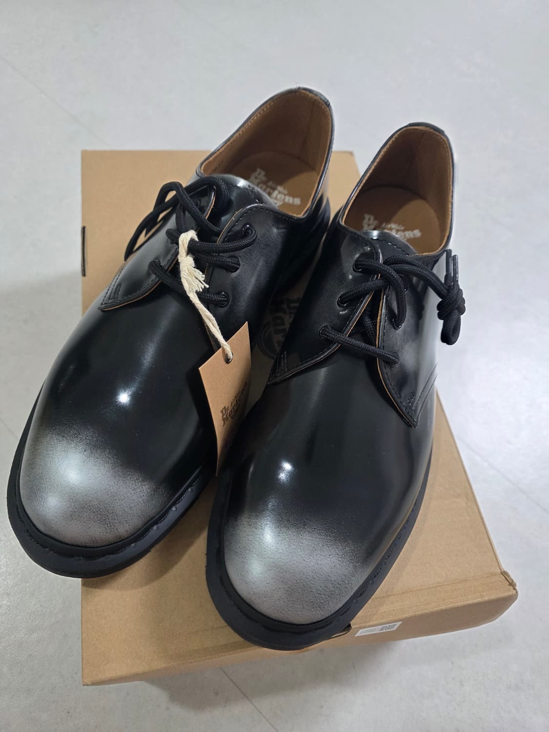 [새상품] 닥터마틴 1461 슈프림 300 사이즈 팝니다 상품이미지1