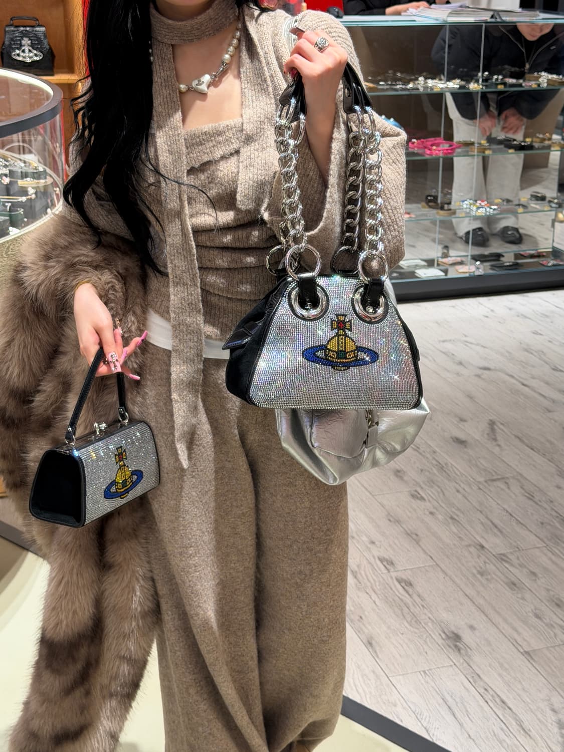 새상품) 비비안웨스트우드 대대장 스퀘어핸드백 상품이미지9