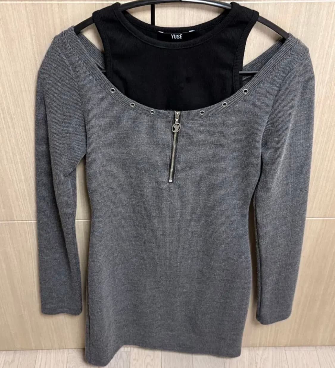 Yuse 컷아웃 레이어드 아일렛 드레스 차콜 상품이미지2