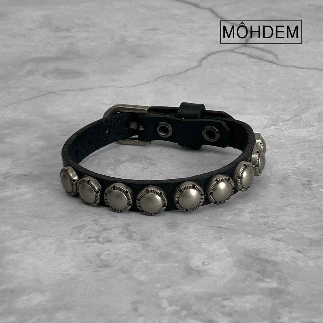 [Unisex] 스터드 빈티지 가죽팔찌 상품이미지1