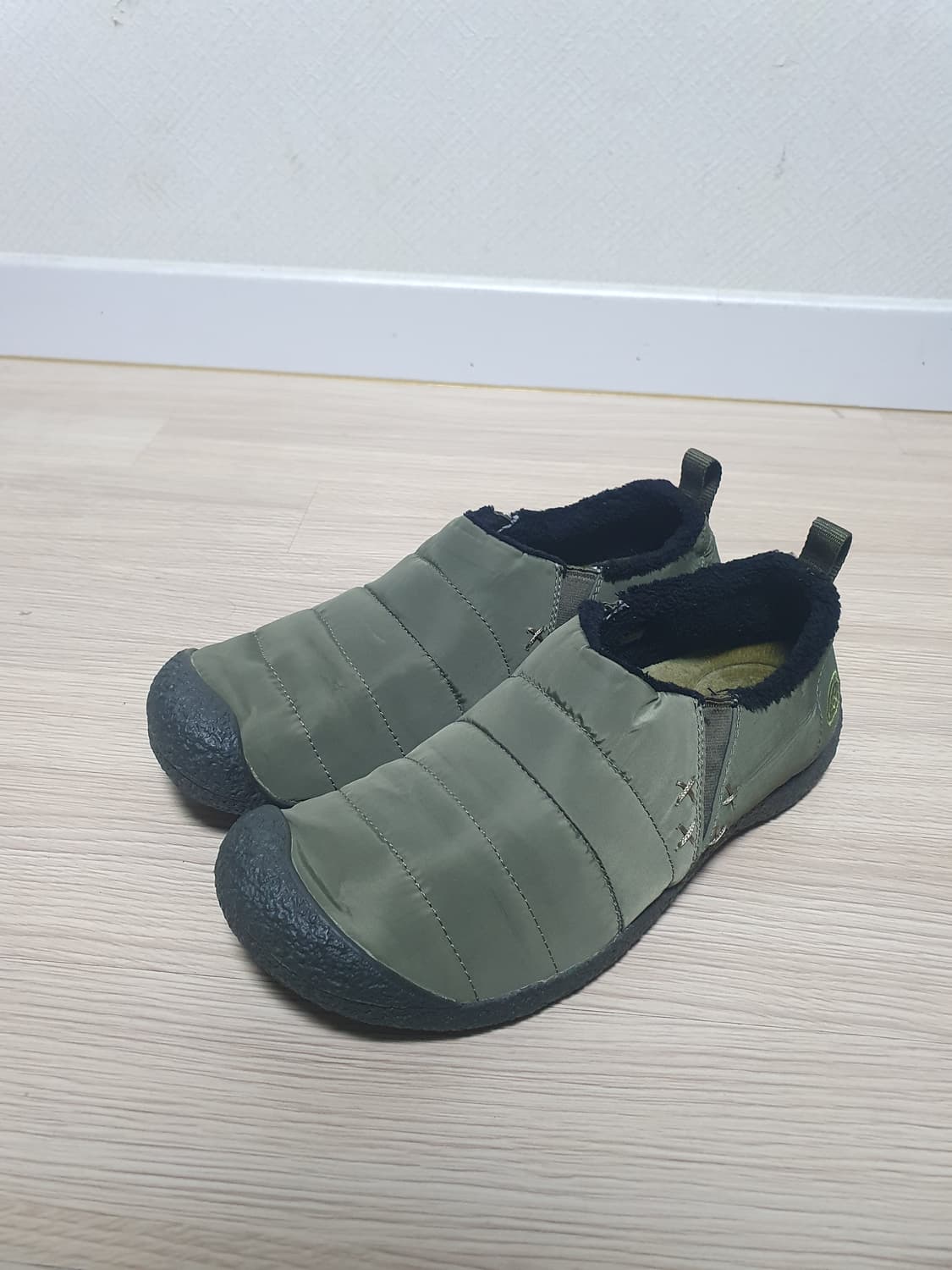 킨 KEEN 패딩 슬립온 그린 270 상품이미지4