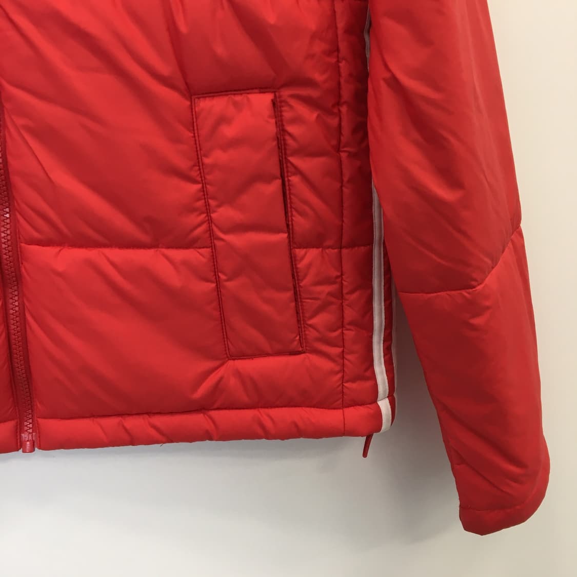 아디다스 쇼트 푸퍼패딩 S  상품이미지3