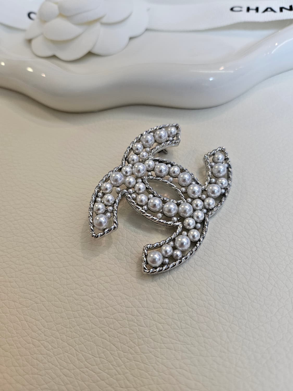 샤넬 CC 멀티진주 은장  브로치 업사이클링 상품이미지2