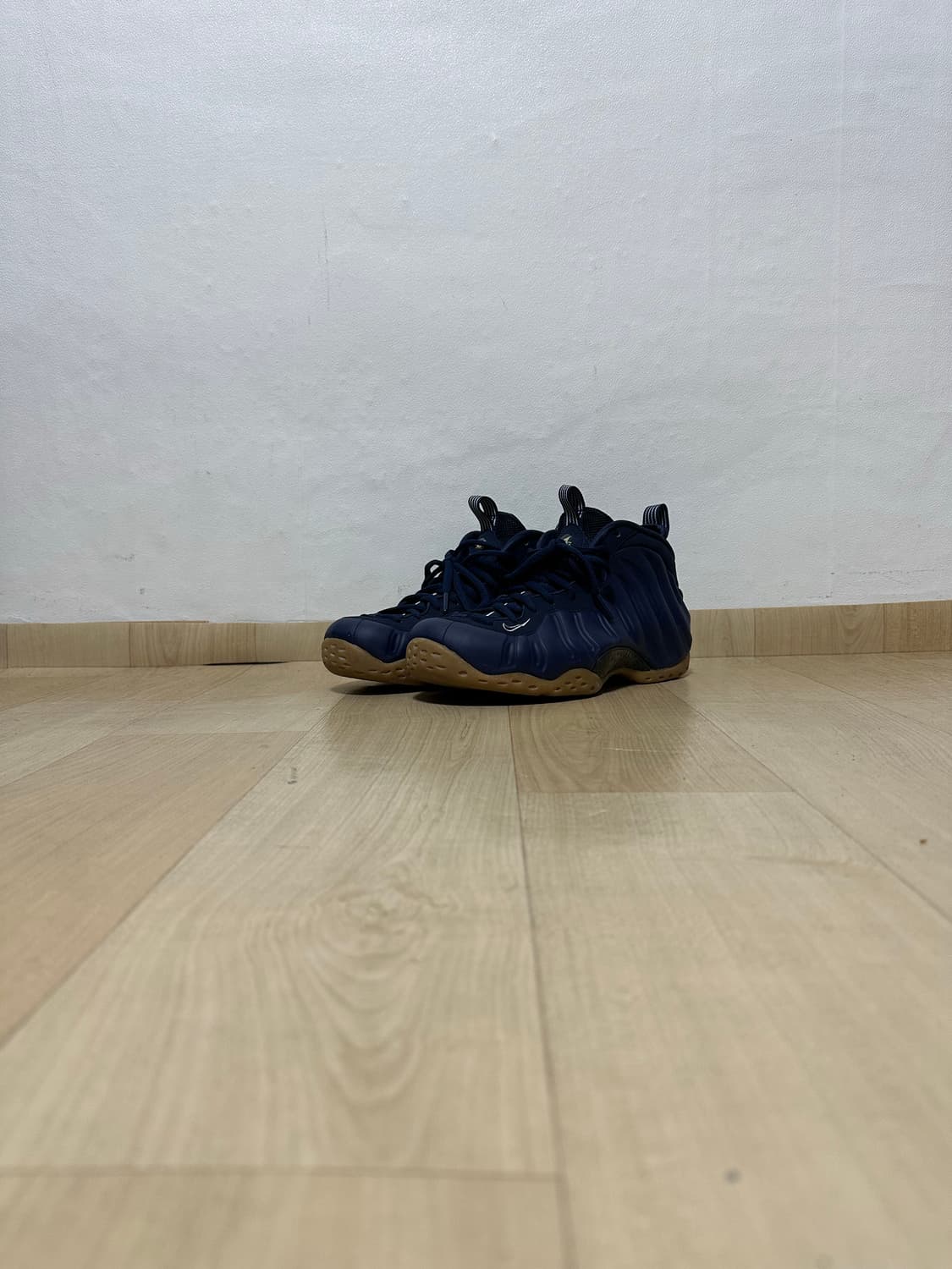 나이키 에어 폼포짓 원 미드나잇 네이비 상품이미지1