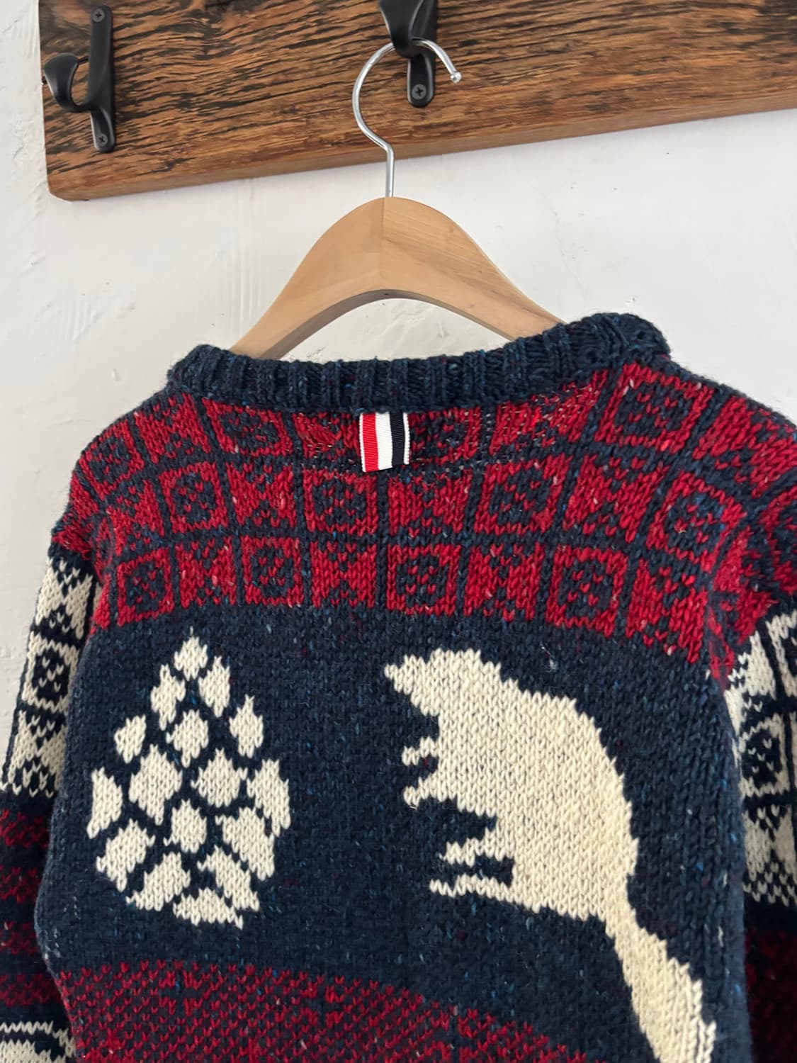 Thom Browne 톰브라운 애니멀패턴 사선완장 모헤어울 니트 상품이미지4