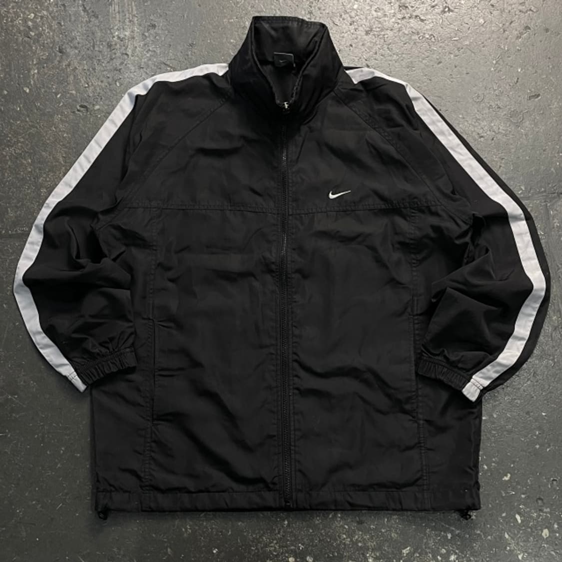 100 나이키 스우시 바람막이  상품이미지1