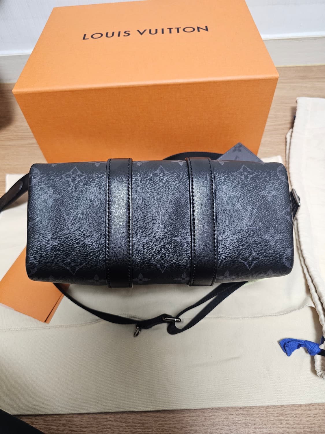 루이비통 이클립스 키폴 반둘리에25 크로스백 (새상품) 상품이미지6