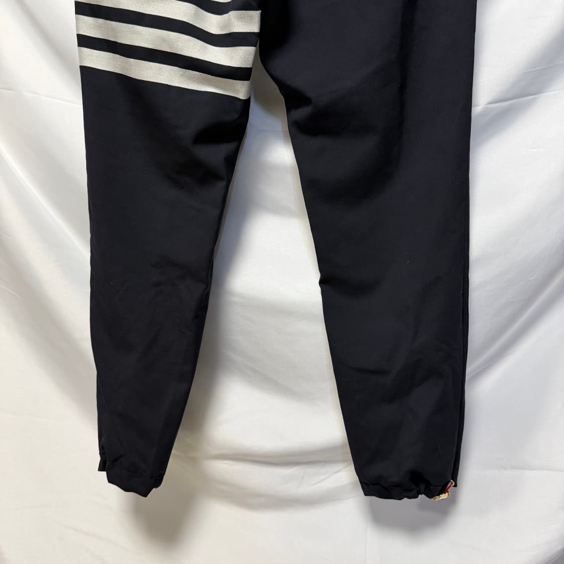 [S+급/00] 톰브라운 사선완장 앵클 스트링 트랙 팬츠 상품이미지6