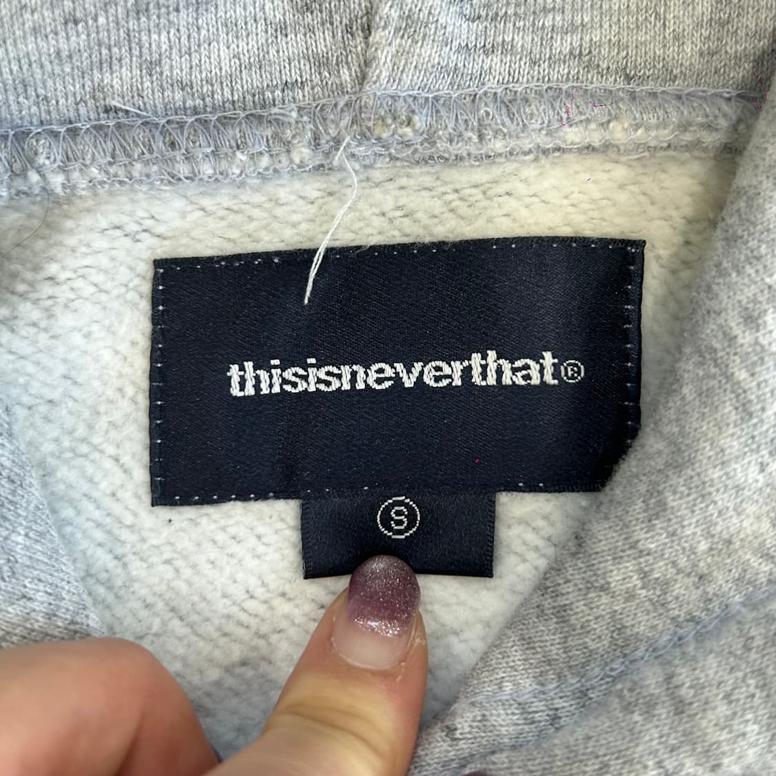 This is never that 디스이즈네버뎃 네이비로고 그레이 후드티 상품이미지6
