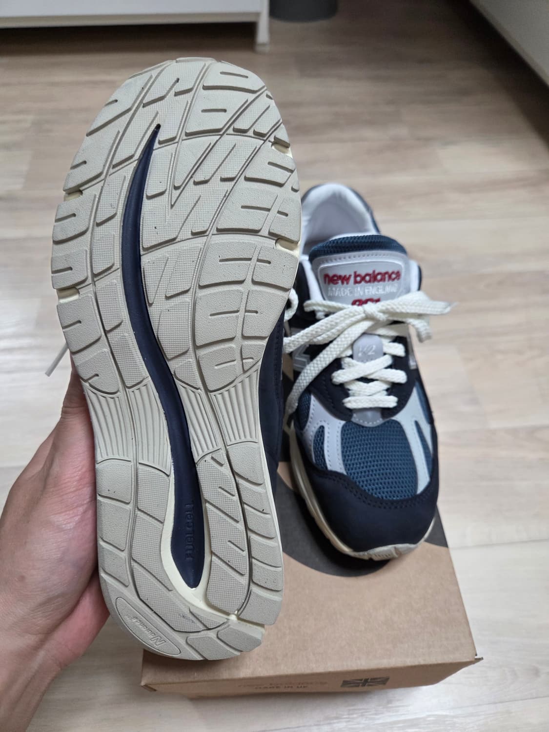 뉴발란스 991V2 230 사이즈 판매합니다. 상품이미지6
