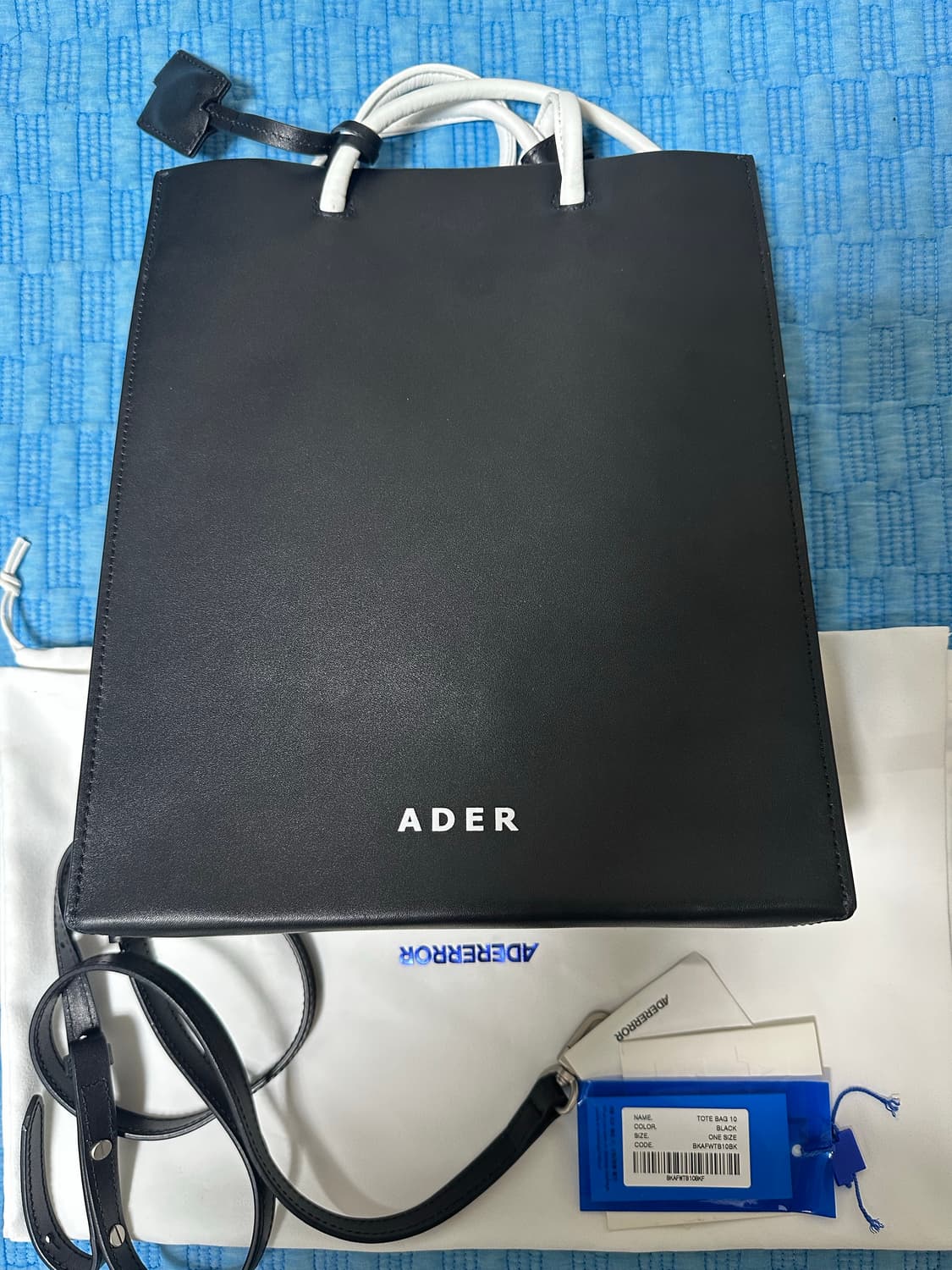 아더에러 쇼퍼백 블랙 상품이미지1