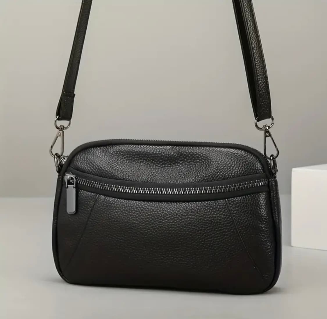 가볍고 튼튼한 천연 소가죽 데일리백 (26cm) 상품이미지9