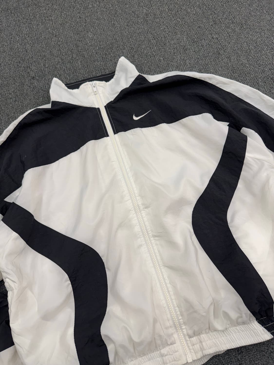 M)90’s나이키 빈티지 올드스쿨 흰/검 바람막이 트랙자켓 상품이미지3