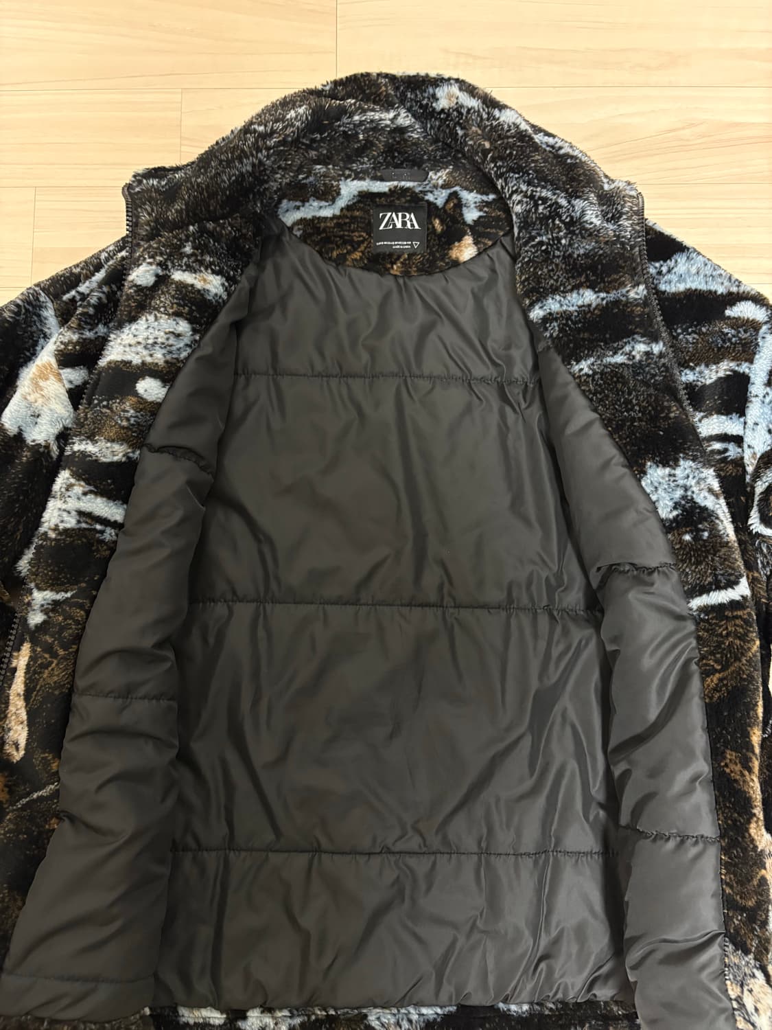 자라 퍼 홀스 프린트 플리스 자켓 상품이미지3