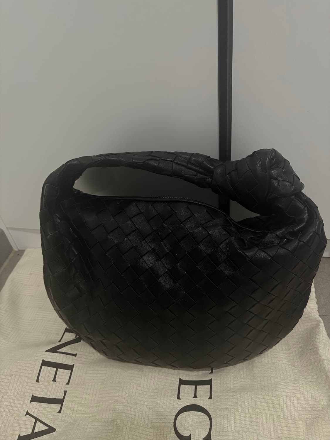 보테가 베네타 틴 조디백 블랙 상품이미지2