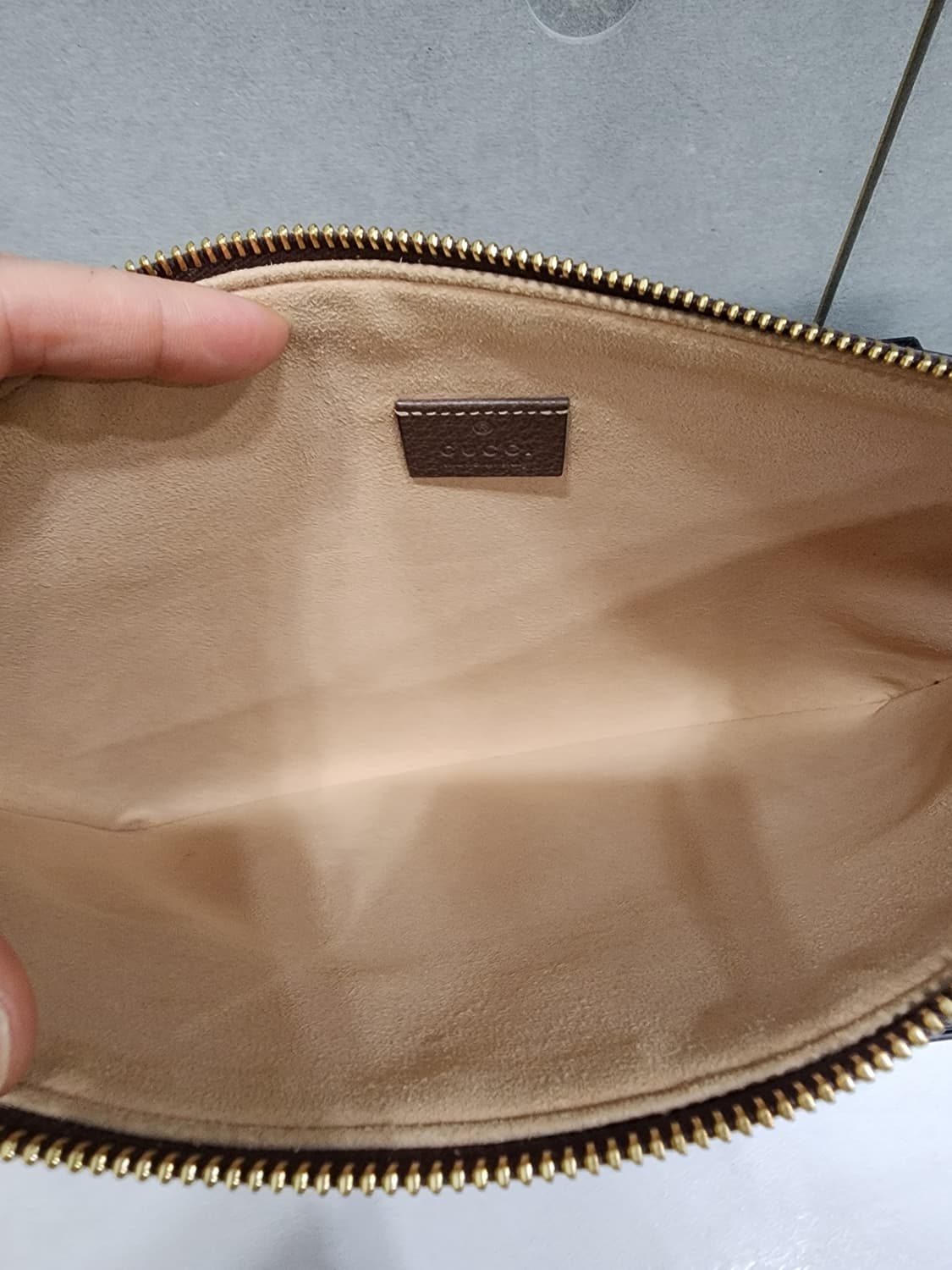 구찌 오피디아GG슈프림 클러치 상태최고 상품이미지5