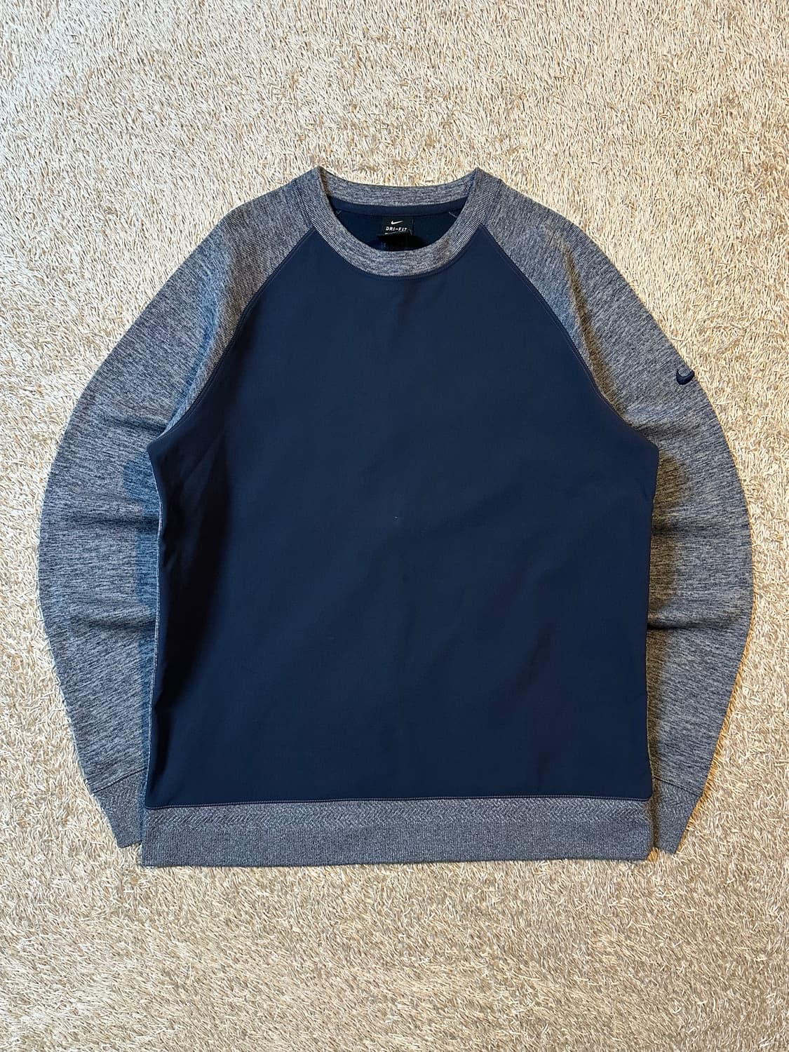 나이키 드라이핏 스우시 기능성 배색 맨투맨 상품이미지1