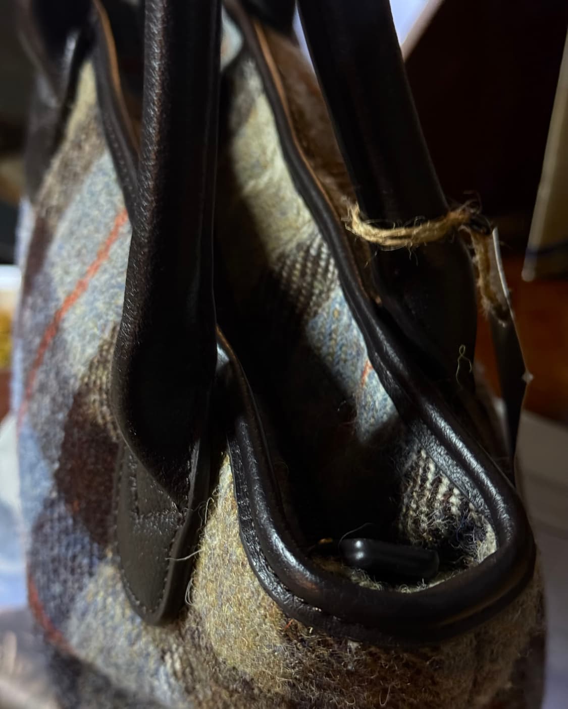 해리스트위드 트위드 체크 토트백 상품이미지10