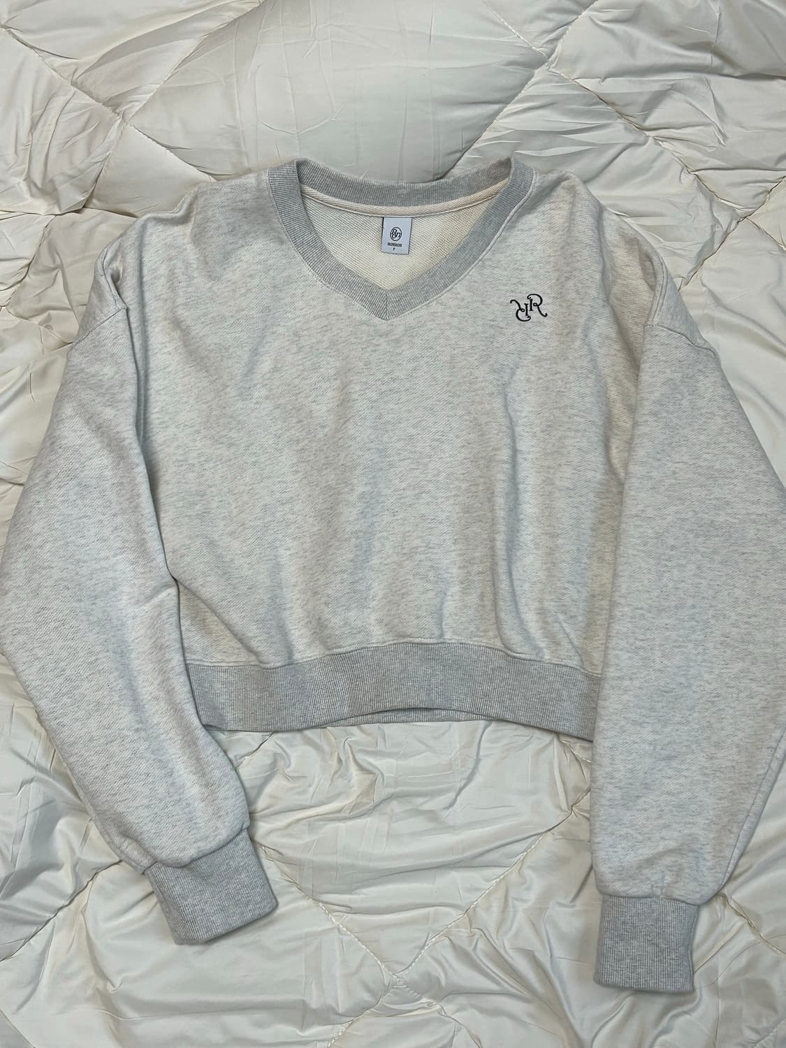 론론 브이넥 크롭 맨투맨 상품이미지2