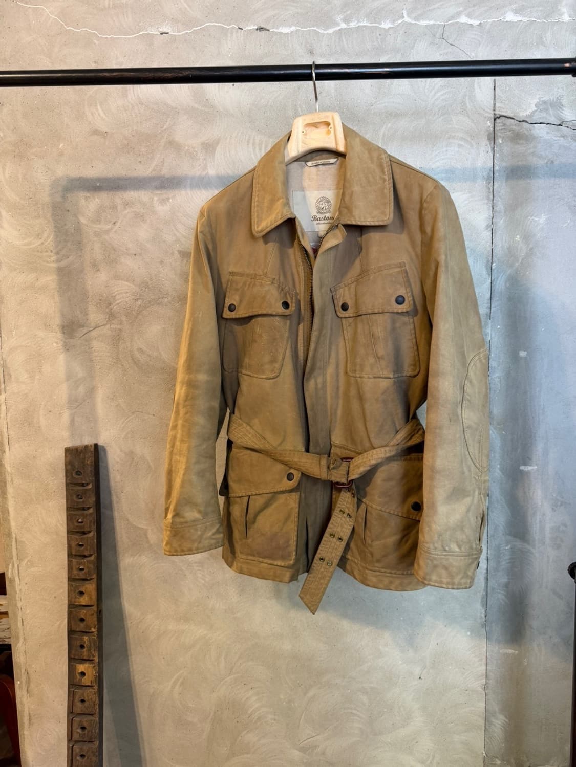 바스통 왁스 벨티드 자켓 100 상품이미지1