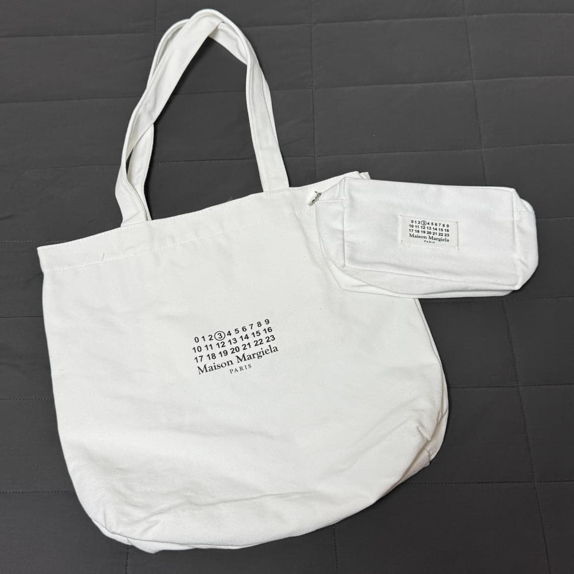 메종 마르지엘라 화이트 캔버스 토트백+파우치 새상품 상품이미지1