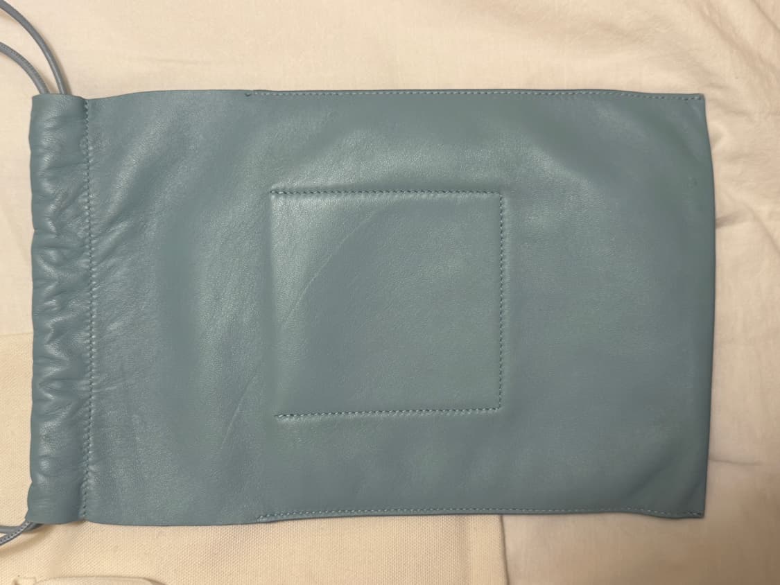 질샌더 드로스트링 레더 숄더백 하늘색 상품이미지7