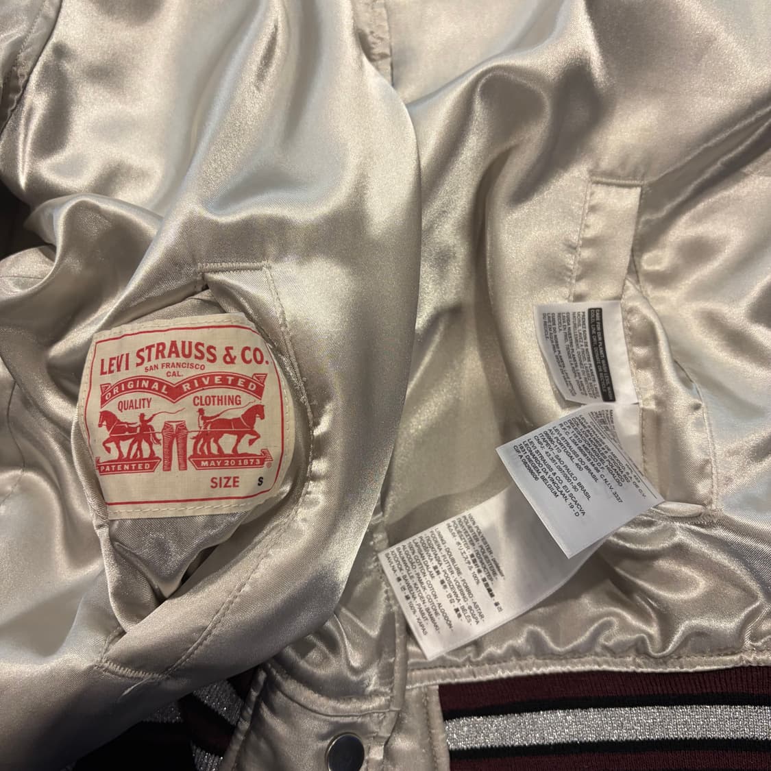 [S] 리바이스 치타 리버시블 스카쟌 자수 새틴 봄버 실버 D802 상품이미지7