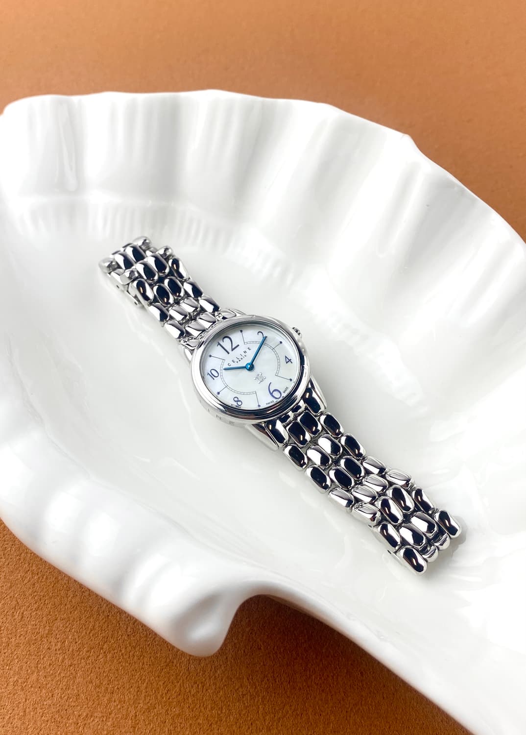 CELINE round shell steel watch 상품이미지2