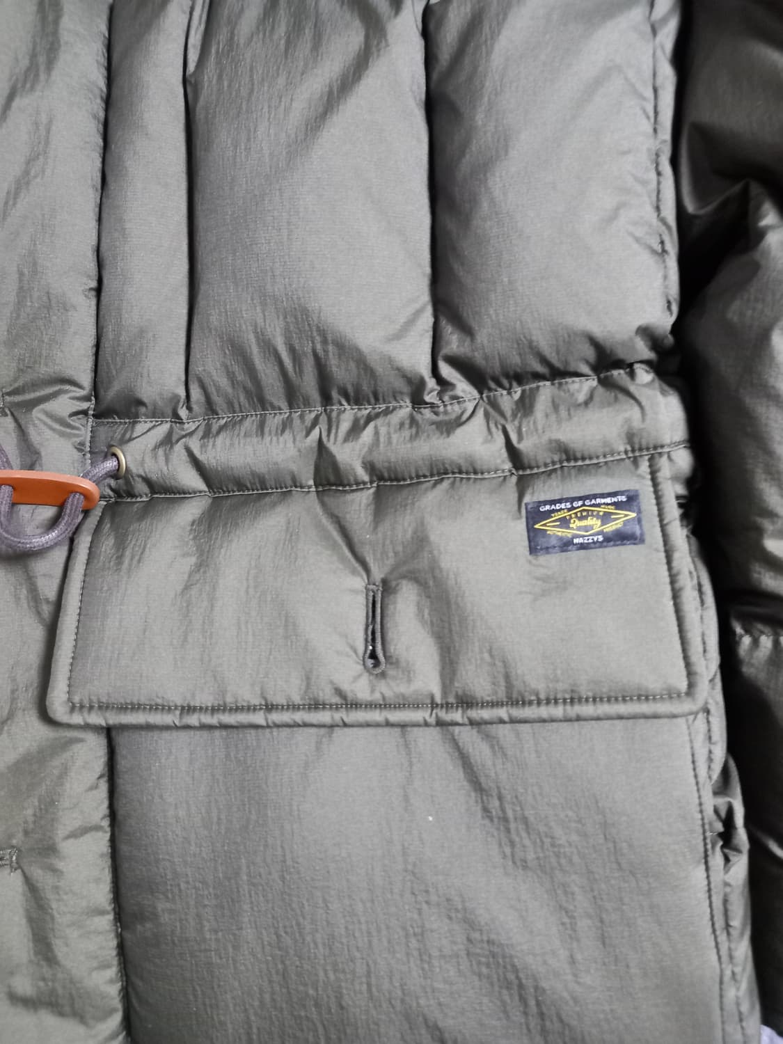 헤지스 카라코람 구스다운 패딩 점퍼 100사이즈 새상품 판매합니다. 상품이미지2