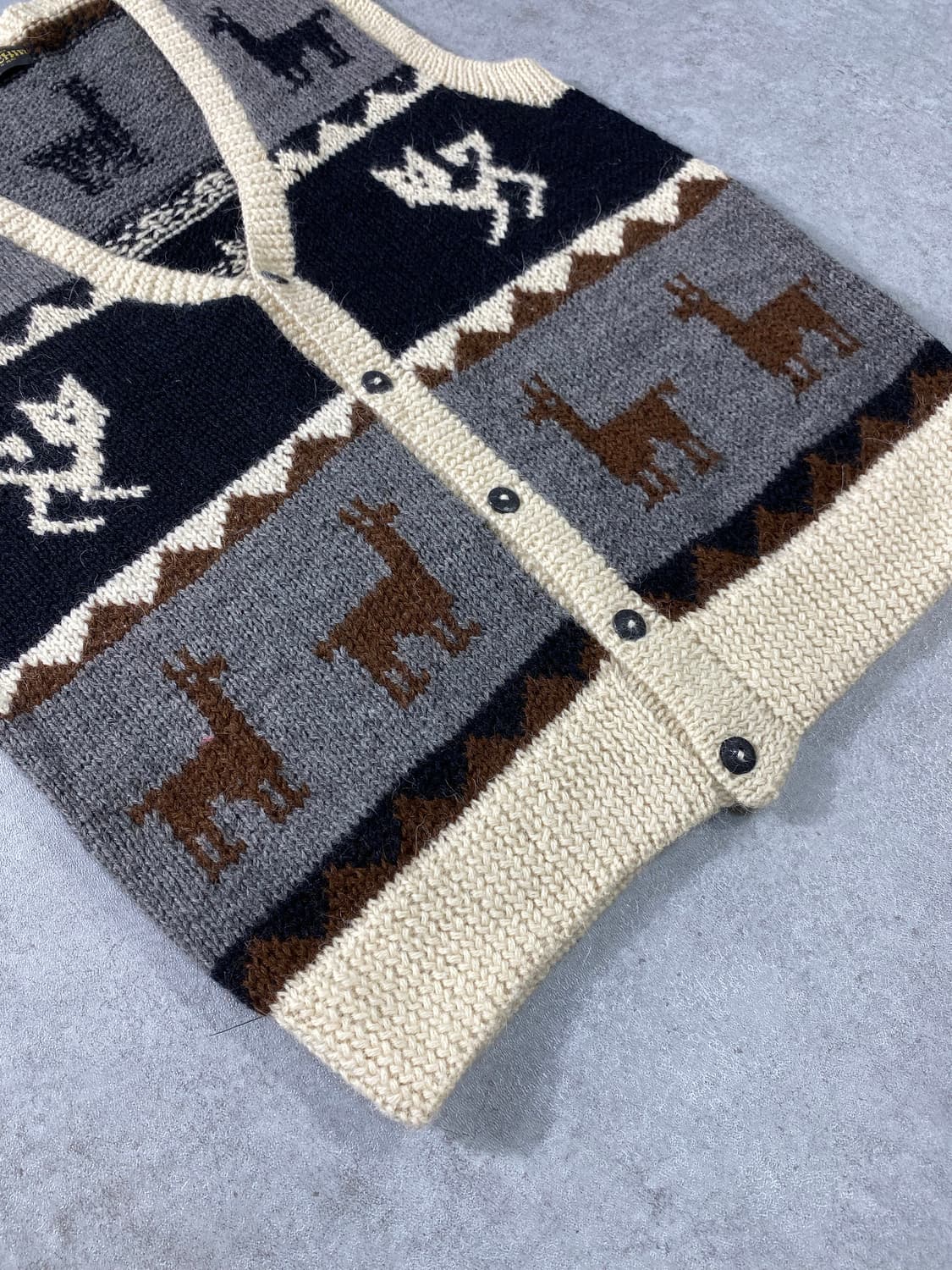 [M-L] OKUCHIR 페루 메이드 알파카울 코위찬 니트 베스트 상품이미지3