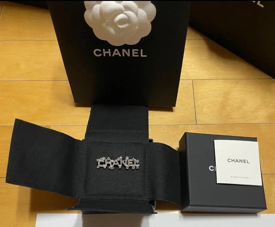 [미개봉 새상품] 샤넬 23 글리터링 브로치 상품이미지2